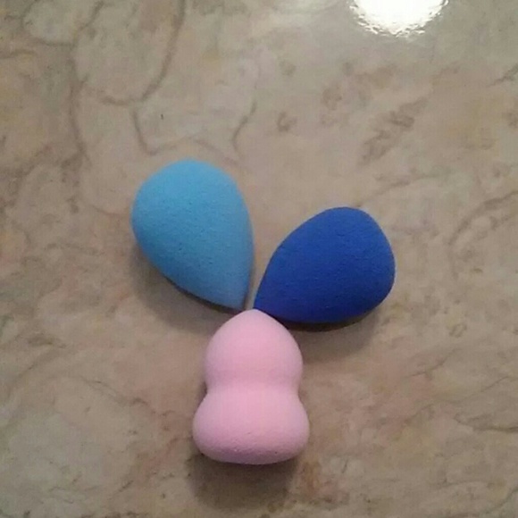 Set of 3 Mini Makeup Blending Sponges - Picture 5 of 5